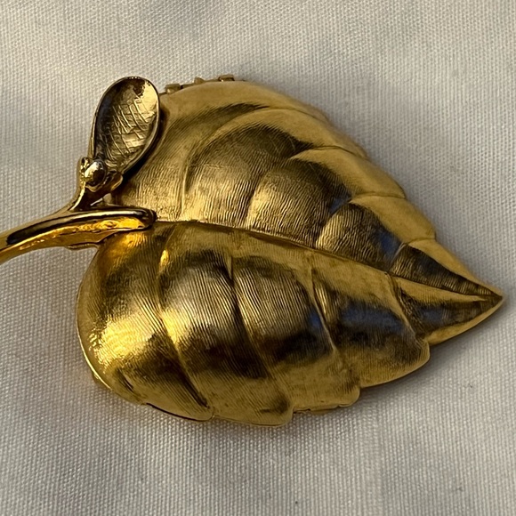 Vintage Avon Perfume Locket - Picture 10 of 10